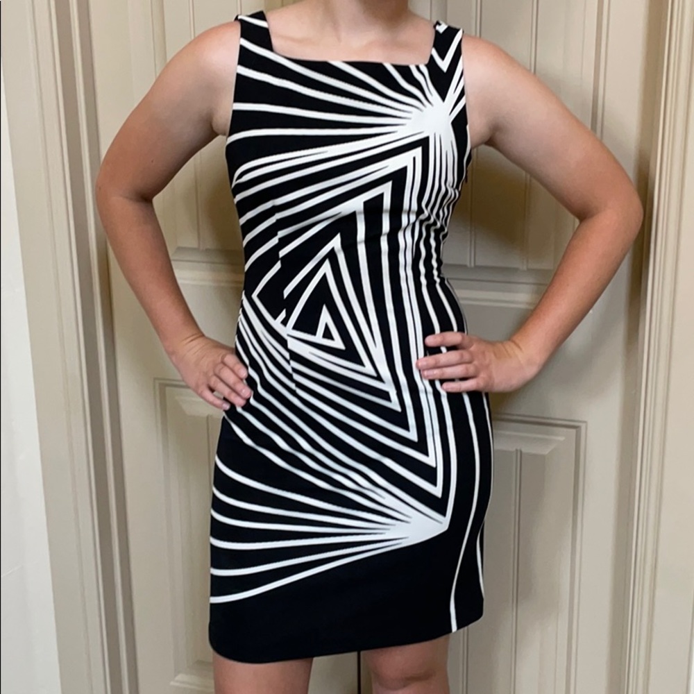 Maggie London Dress Size 6 Black and White - Picture 12 of 13
